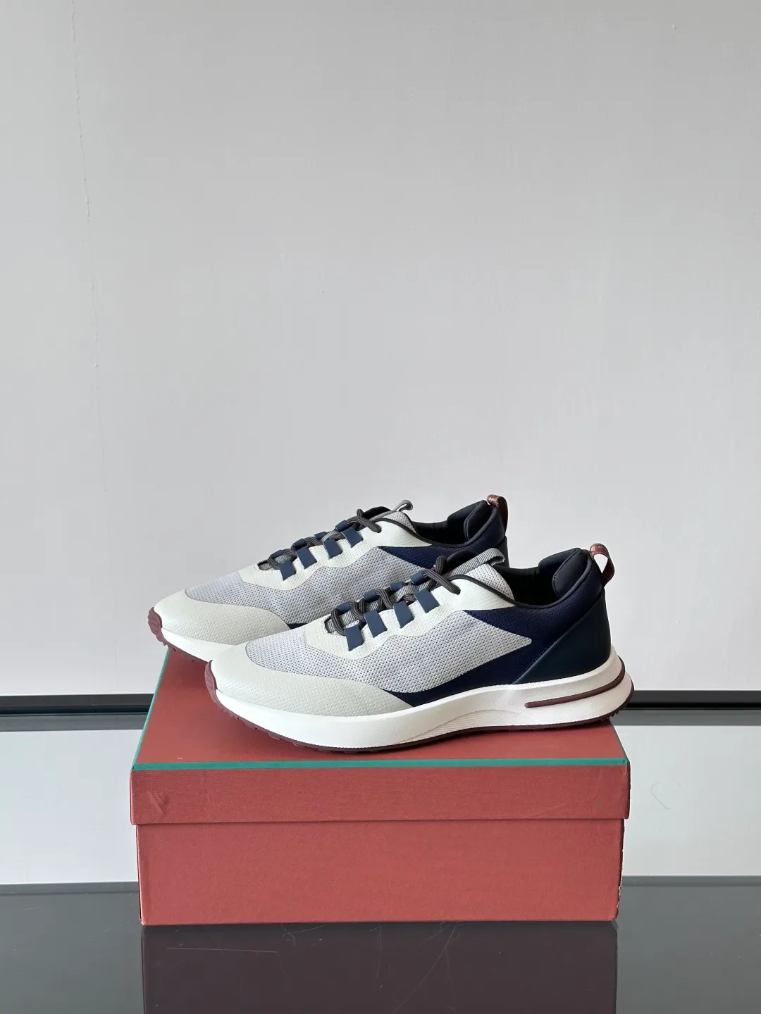 Factory price: 540💰Loro men's shoes💰iana niche Loro classic jogging shoes, men's lace-up casual shoes and sneakers, high-quality lightweight and comfortable fabrics, suitable for outdoor leisure, the color scheme is young and energetic, and it looks great with sportswear or casual suits! Size: 39-45 (customized at 38.45.46)